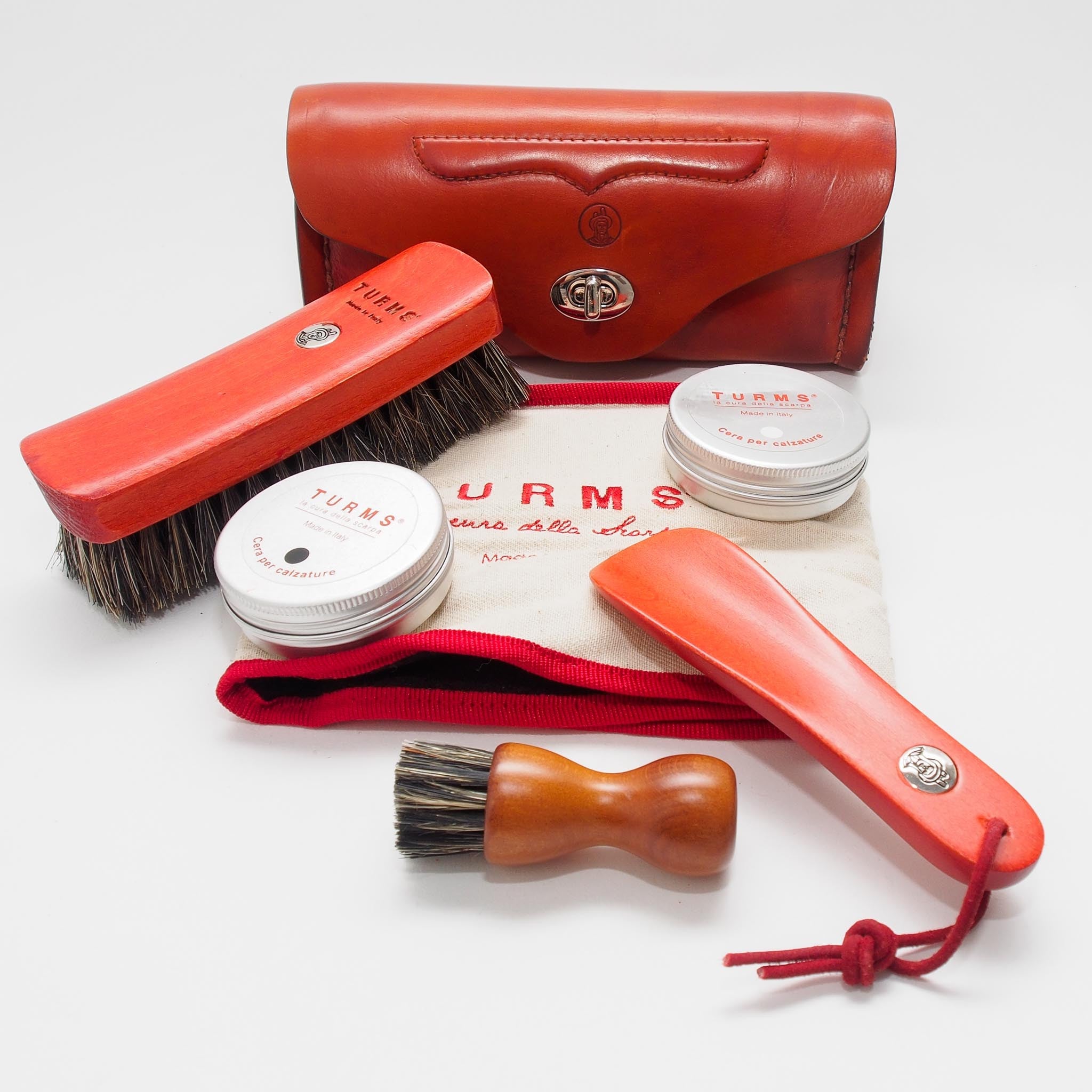 Schuhputzset "Beauty" aus rot gefärbtem Rindsleder - Handarbeit